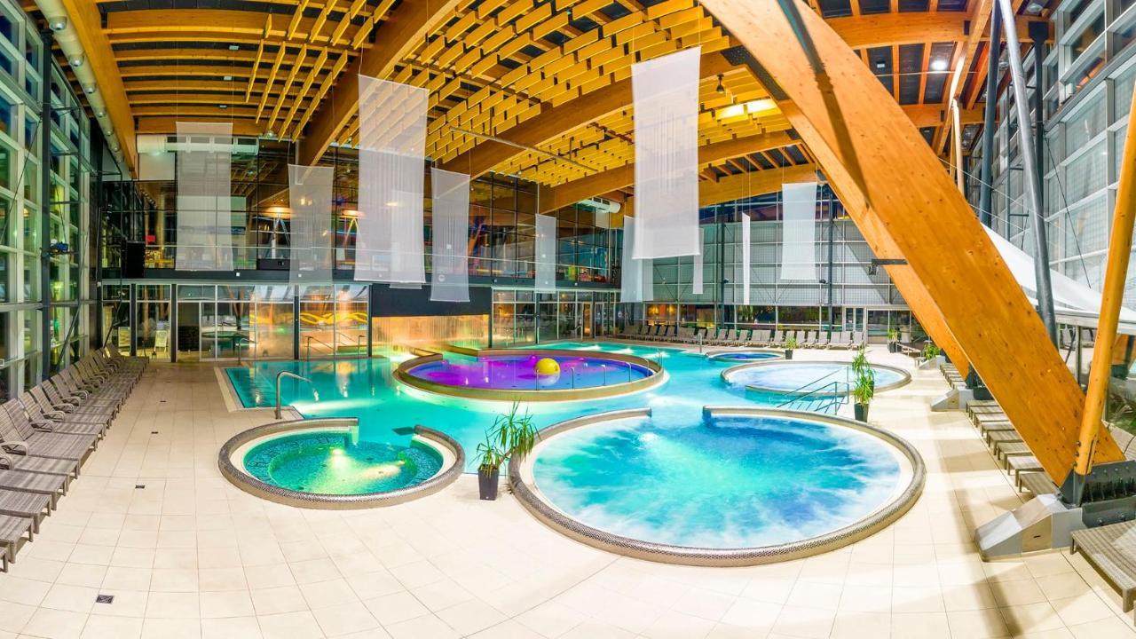 Hotel Aquacity Seasons โปปรัด ภายนอก รูปภาพ